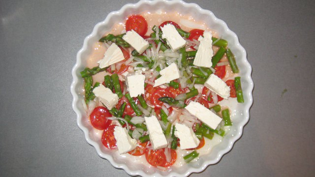 Salat med feta og sprøde grønne asparges
